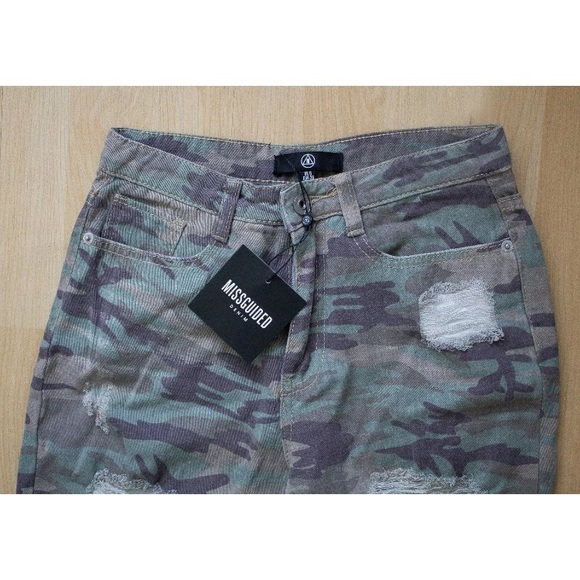 Women’s NWT Camo Shredded High Waist Pants, 4P - Picture 5 of 8